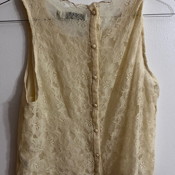 Chloe-K Lace Eggshell Tank top - Picture 3 of 5